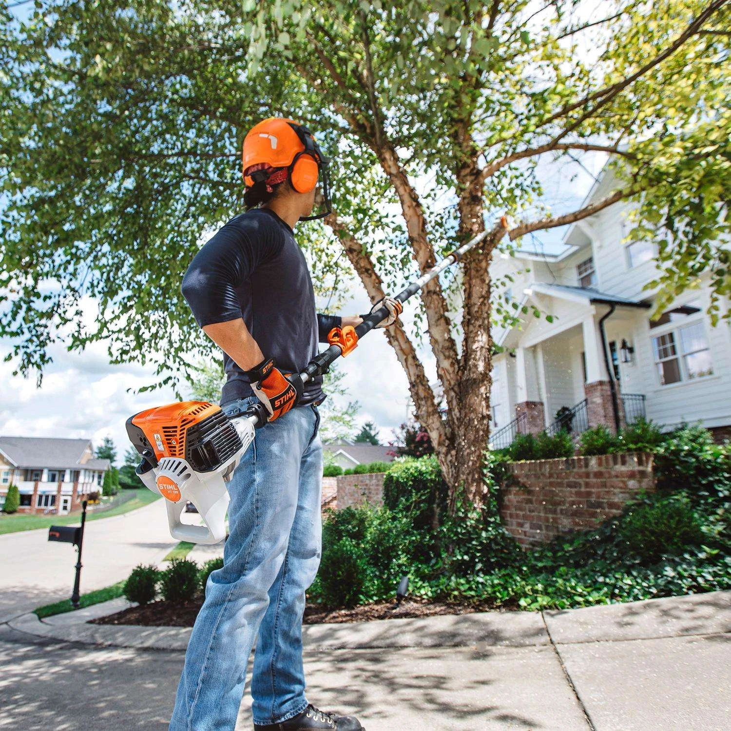 STIHL HT 135 14 In. 36.3 Cc Gas Pole Pruner 7 STIHL HT 135 14 In. 36.3 Cc Gas Pole Pruner - Image 7